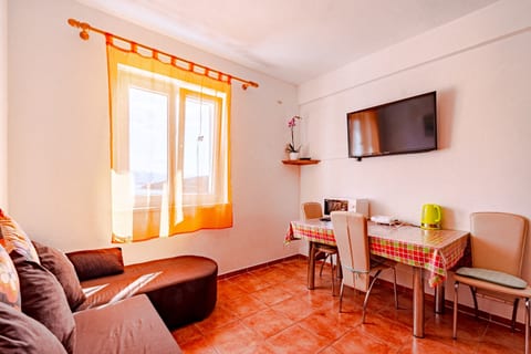 Apartment Mir - Unit 373325-13
