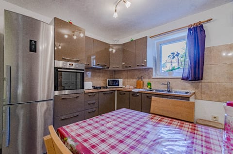Apartment Mir - Unit 375012-13