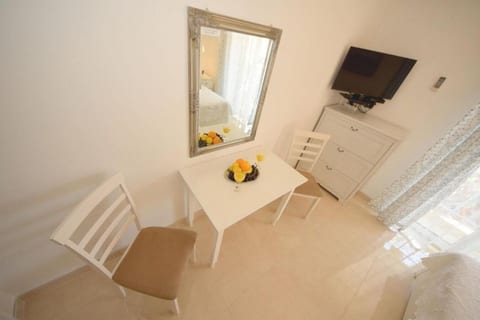 Apartments Lucky - Unit 373015-13