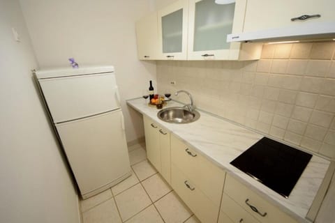 Apartments Lucky - Unit 373015-13