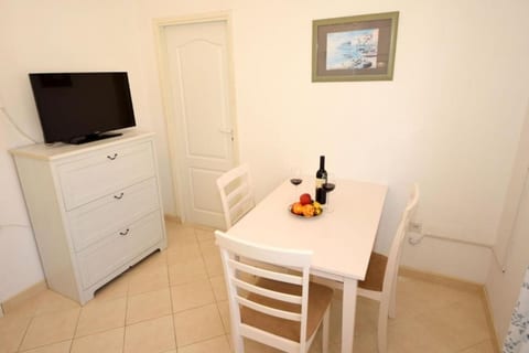 Apartments Lucky - Unit 373016-13