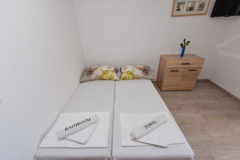 Apartment Mark - Unit 373017-13