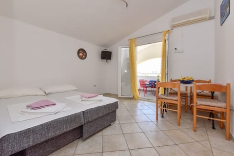 Apartment Mark - Unit 373019-13