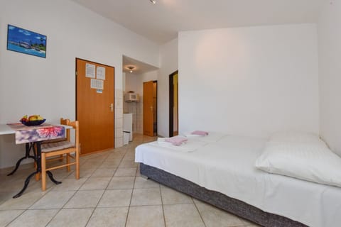 Apartment Mark - Unit 373019-13