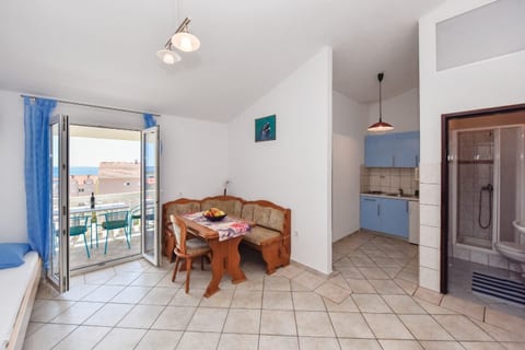 Apartment Mark - Unit 373020-13