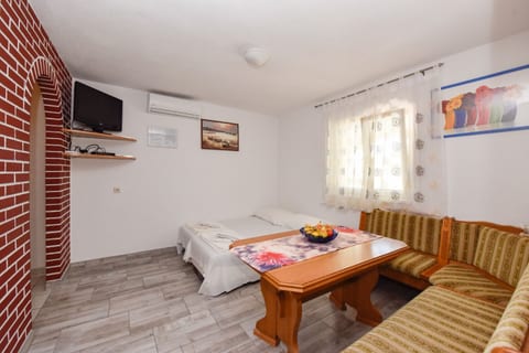 Apartment Mark - Unit 374612-13