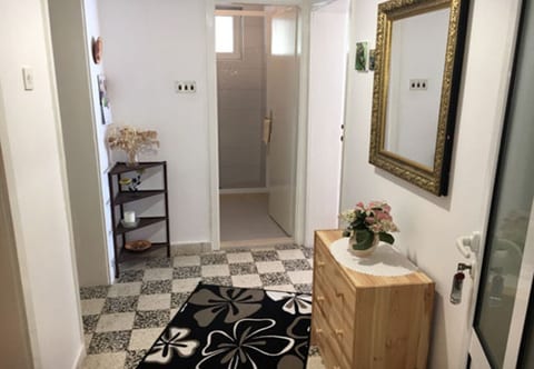Apartment and Rooms Tomo 1 - Unit 373059-13