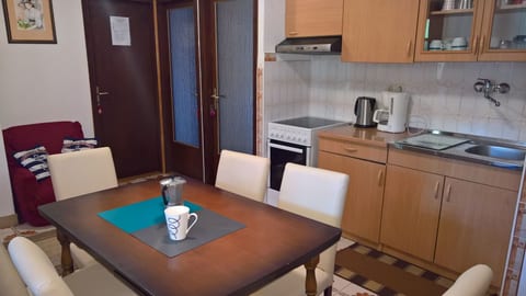 Apartments True - Unit 373072-13