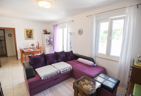 Apartment Maja - Unit 373102-13