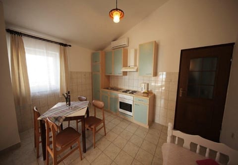 Apartments Ivan Z - Unit 373112-13