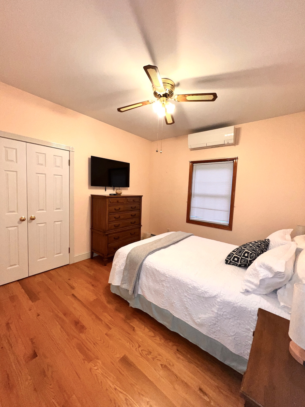 cozy-ranch-retreat-in-new-paltz/