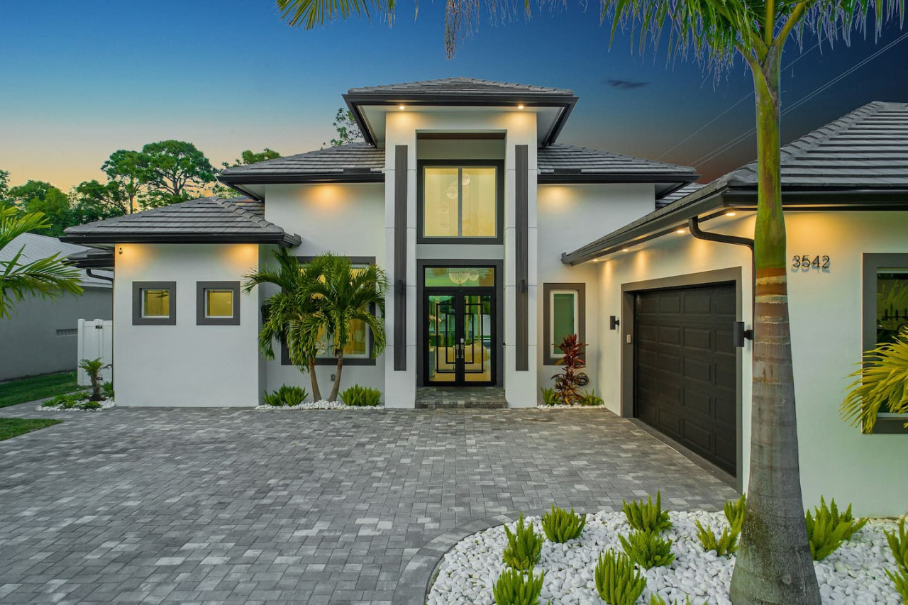 blue-diamond-beach-home/