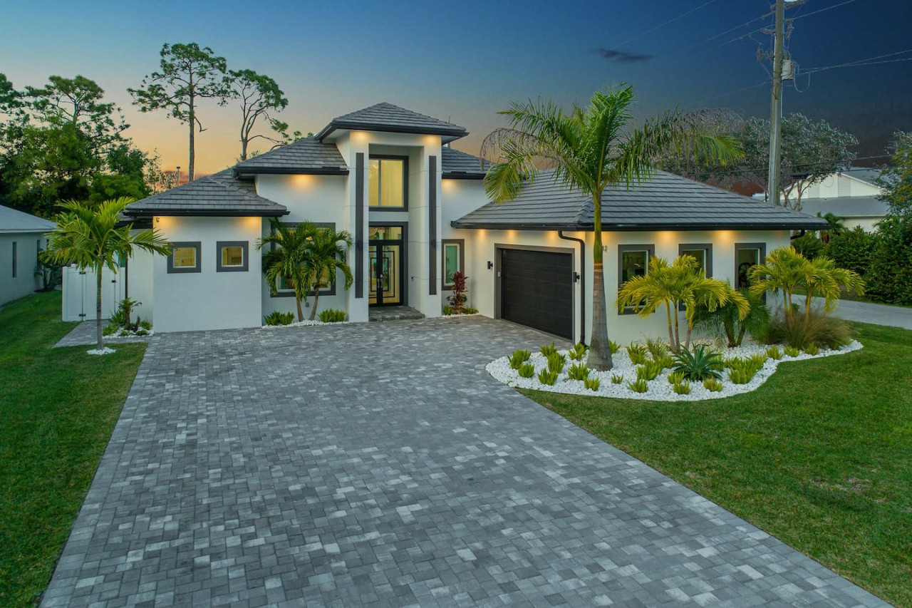 blue-diamond-beach-home/