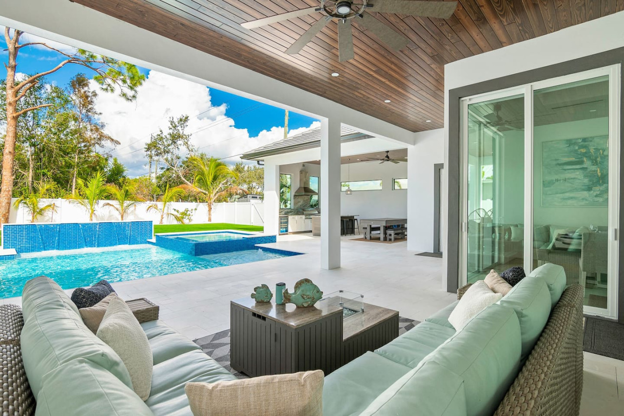 blue-diamond-beach-home/