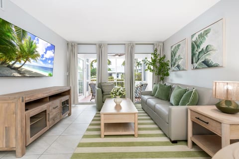 Emerald Oasis Naples • Luxury Stay by 5th Ave