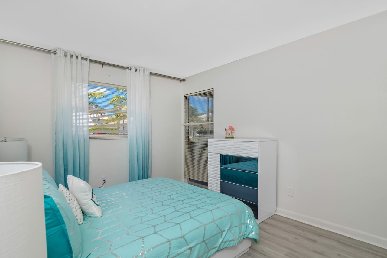 olde-naples-paradise-803/