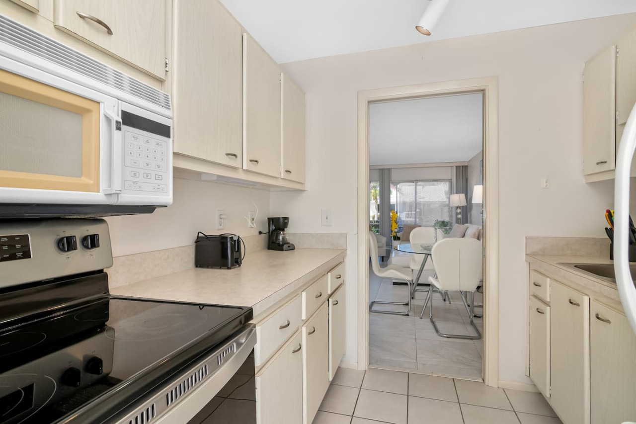 olde-naples-paradise-803/