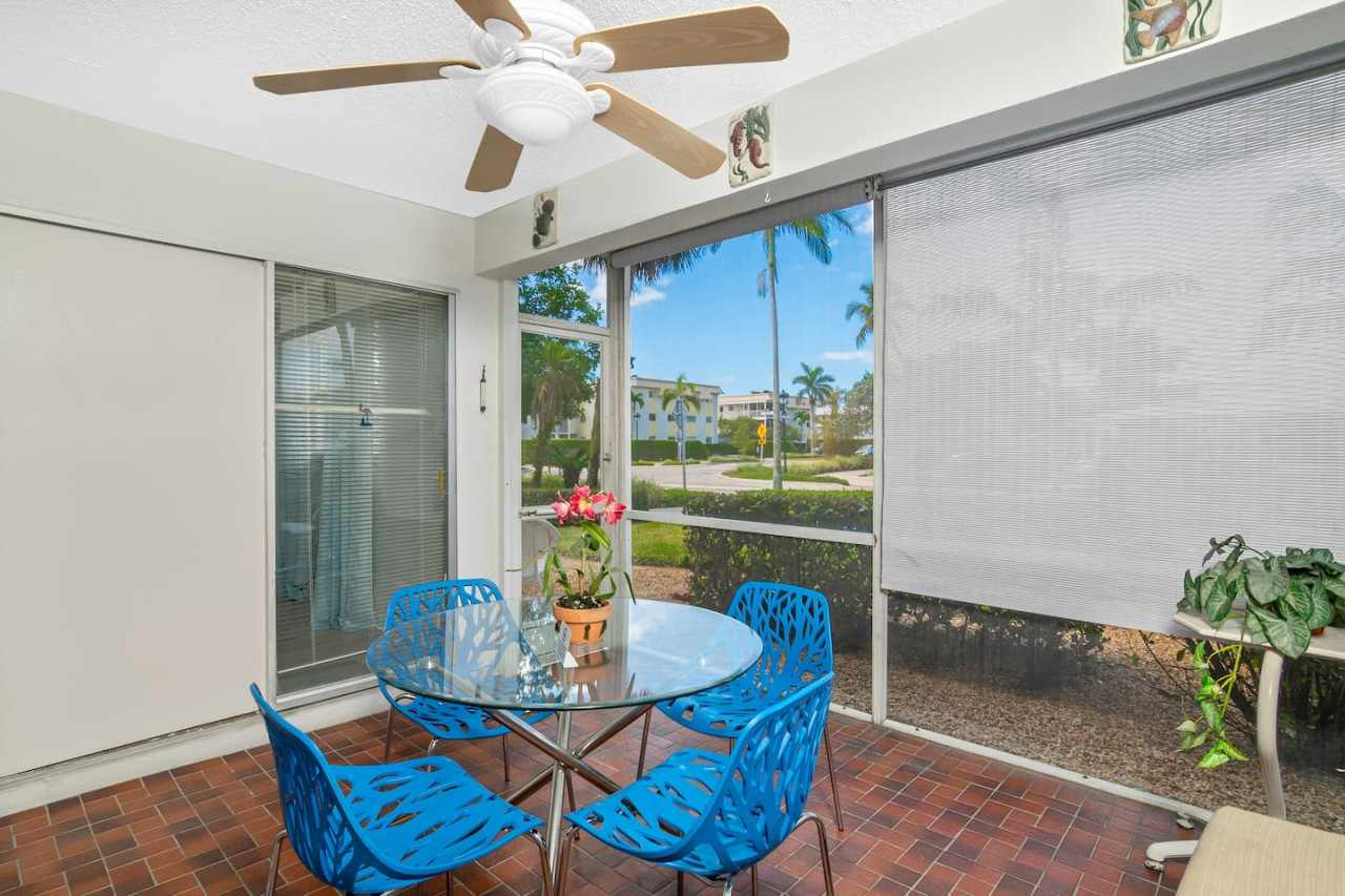 olde-naples-paradise-803/