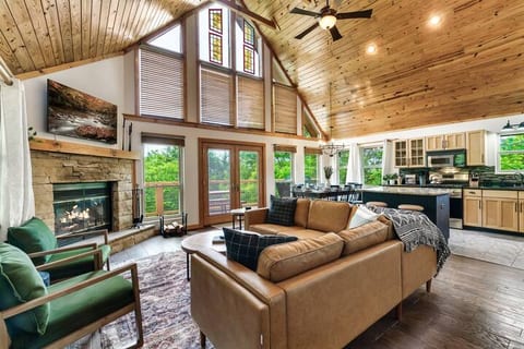 Oakwood Oasis Family Cabin