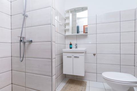 Apartment Livr - Unit 373152-13