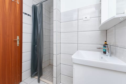Apartment Livr - Unit 373152-13
