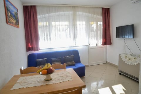 Apartment Miki - Unit 373180-13