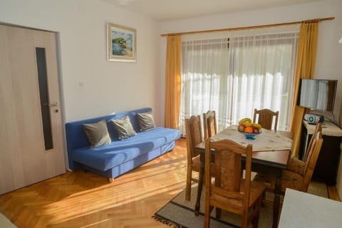Apartment Miki - Unit 373181-13