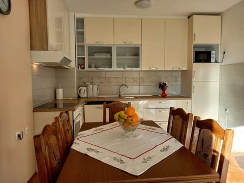 Apartment Miki - Unit 373181-13