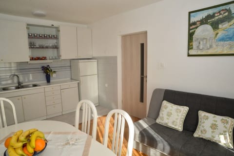 Apartment Miki - Unit 373581-13