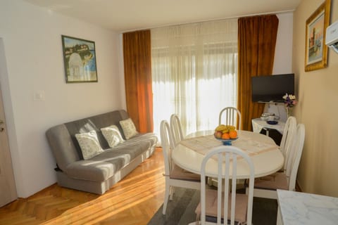 Apartment Miki - Unit 373581-13