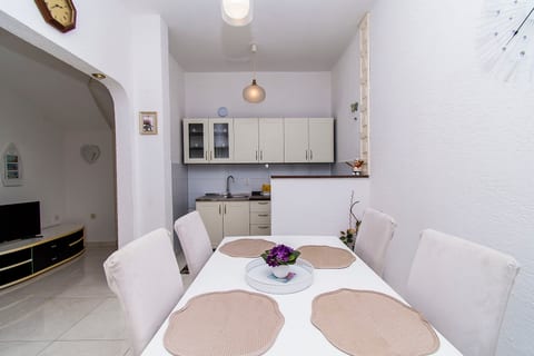 Apartment Knez 1 - Unit 373213-13
