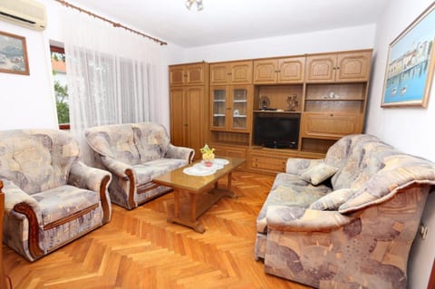 Apartment Mare - Unit 375442-13