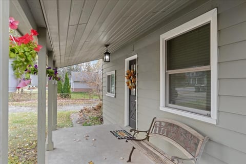 Central 3BR 2BA Orion Township