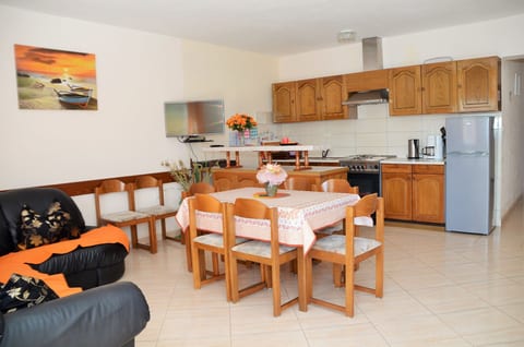 Apartments Ruža (obitelj Čerkez) - Unit 373292-13