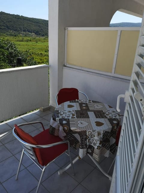 Apartments Ruža (obitelj Čerkez) - Unit 373293-13