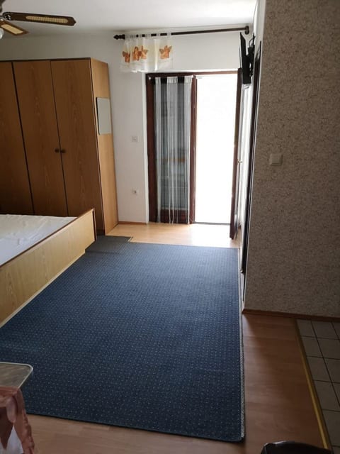 Apartments Ruža (obitelj Čerkez) - Unit 373293-13