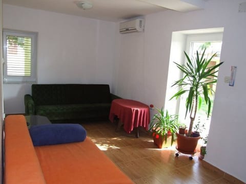 Apartments Mir - Unit 373302-13