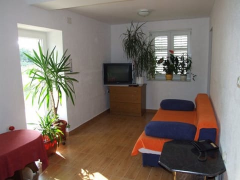 Apartments Mir - Unit 373302-13