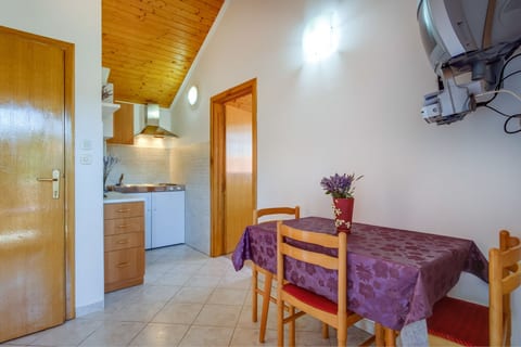 Apartments Stipe - Unit 373331-13