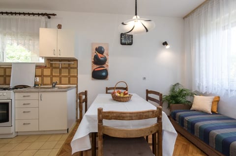 Apartments Kate - Unit 373350-13