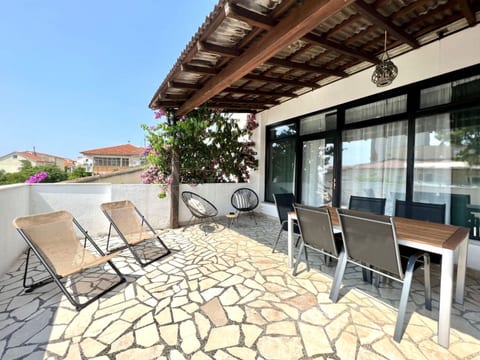 Apartment Denis - Unit 373374-13