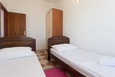 Apartment Sanda - Unit 373375-13
