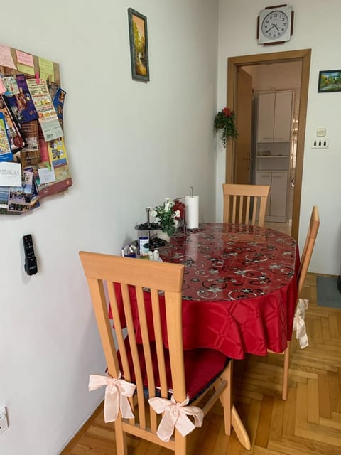 Apartment Tomi - Unit 373407-13