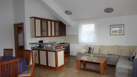 Apartments Ema - Unit 373410-13