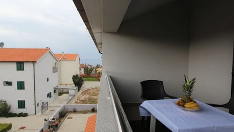 Apartments Ema - Unit 373410-13