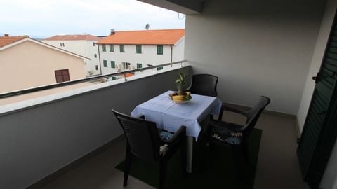 Apartments Ema - Unit 373410-13