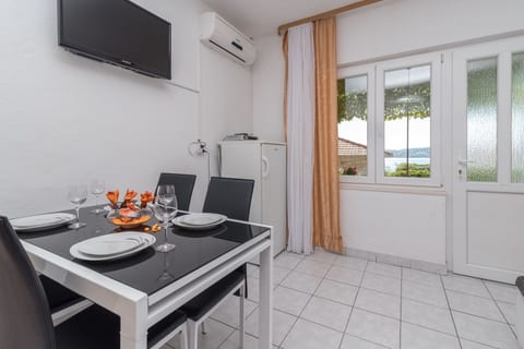 Apartments Vin - Unit 373427-13