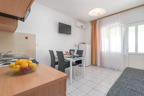 Apartments Vin - Unit 373427-13