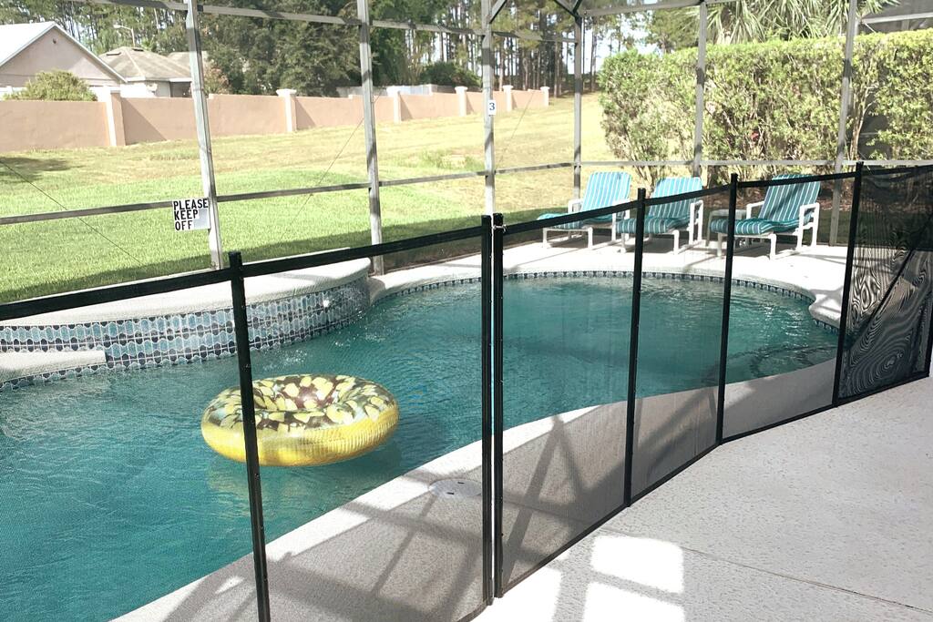 Child proof fencing around the pool - PREMIUM 5 Bed, 4 Bath Villa w/Pool, Near Disney  - Davenport