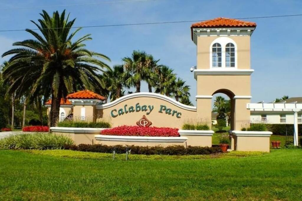 Calabay Parc is a gorgeous holiday retreat nestling close to nature trails and a scenic woodland area off Highway 27 but is within 15 minutes drive of the hustle and bustle of Walt Disney World Calabay Parc is a gorgeous holiday retreat nestling close to nature trails and a scenic woodland area off Highway 27 but is within 15 minutes drive of the hustle and bustle of Walt Disney World - PREMIUM 5 Bed, 4 Bath Villa w/Pool, Near Disney - Davenport